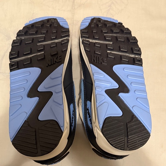 Nike Air Max Kids Sneakers in White and Light Blue - Picture 5 of 7